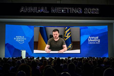 Ukrainan presidentti Volodymyr Zelenskyi esiintyy kokouksessa etäyhteydellä keskiviikkona. Hän puhui tilaisuudessa videoyhteydellä myös viime vuonna, kun kokous järjestettiin toukokuussa.