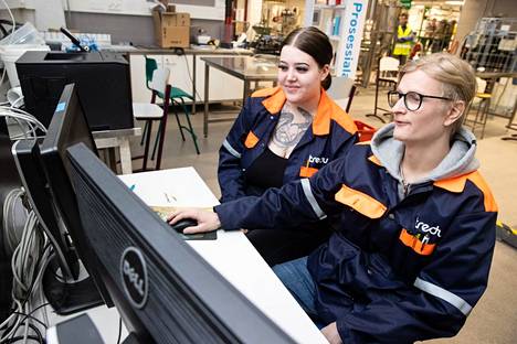 Prosessiteollisuuden kolmannen vuoden opiskelija Petra Minkkinen ja toisen vuoden opiskelija Topias Päiväsaari kertovat, että monipuoliset työmahdollisuudet ja korkea palkkaus vaikuttivat valintaan tulevaisuuden ammatista prosessiteollisuuden osaajana.