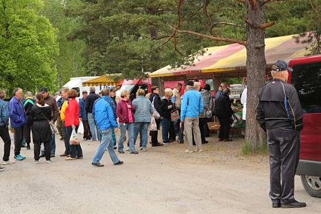 Avoimet kylät on koko kylän yhteinen tapahtuma. Kuvassa Tottijärvi teemapäivänä vuonna 2016. 