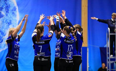Lempo-Volleyn naisten edustus komeilee ykkössarjassa kakkosena tasapistein kärkijoukkue PuMan kanssa, tosin Lempäälän ryhmällä on viisi eli kaksi ottelua enemmän pelattuna. 