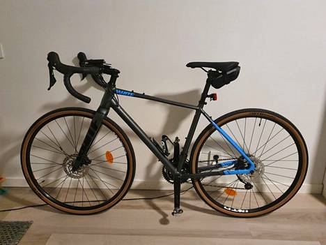 3. Tämä pyörä on varastettu Irjalasta juhannuksen jälkeisellä viikolla. 