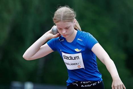 Inka Hämäläinen ylsi Janakkala Games -viikonloppuna mitaleille kuulantyönnössä. Korkeudessa hän on edelleen ikäsarjansa eli T14-sarjan kausitilaston kolmantena.