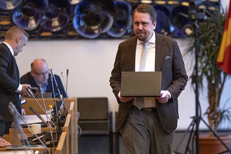 Vihreiden valtuustoryhmän puheenjohtajan Jaakko Stenhällin mukaan ryhmälle on tärkeää, että Tampere saavuttaa tavoitteensa hiilineutraaliudesta vuonna 2030.