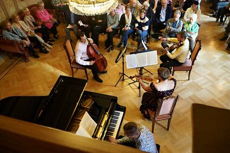 Porin päivän kamarikonsertissa musisoivat Arttu Ollikainen, Ion Buinovschi, Margarethe Breit ja Sakari Kivinen.