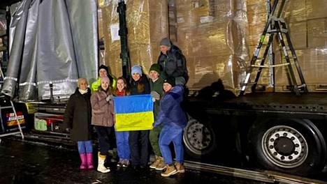 Kuorma tehtynä. Raumalta lähti jouluksi Ukrainaan lähes 12 tonnin avustuskuorma helpottamaan sodasta kärsivän kansan arkea..