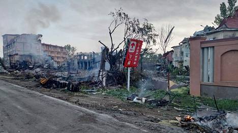 Ukrainan armeijan välittämässä valokuvassa näkyy uutistoimisto Reutersin mukaan tuhoutuneita taloja Odessassa Venäjän ilmaiskujen jälkeen 17. elokuuta.
