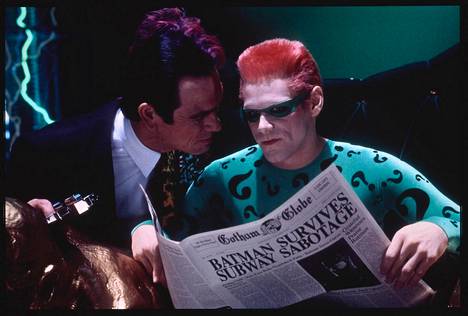 Kolmannessa Batman-seikkailussa Jim Carrey (oik.) nähdään Jokerin roolissa.