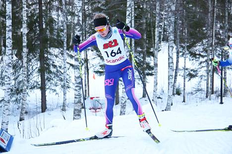 Petäjävedellä asuva ja maastohiihdossa Ski Jyväskylää edustava Iiris Helander hiihti hänelle tutuilla laduilla N20-sarjan kuudenneksi.