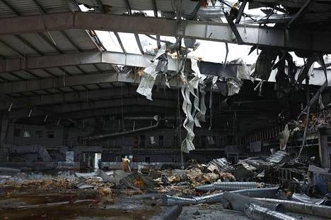 Venäjän ohjusiskussa tuhoutunut jäähalli Druzhkovkan kaupungissa 4. tammikuuta.