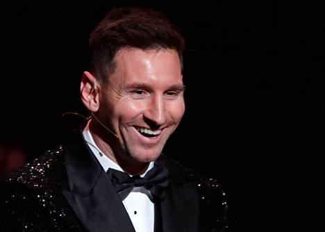 Lionel Messi palkittiin Kultainen pallo -palkinnolla jalkapallon vuoden parhaana miespelaajana.