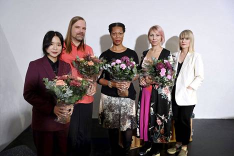 Ars Fennica -ehdokkaat Lap-See Lam (vas), Tuomas A. Laitinen, Camille Norment, Emilija Skarnulyte ja Henni Alftan julkistettiin Helsingissä 22. syyskuuta.