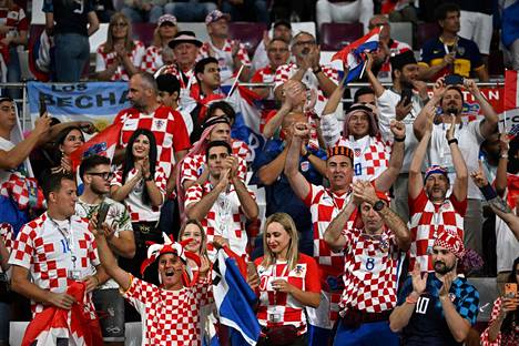 Kroatian fanit aiheuttivat käytöksellään maan jalkapalloliitolle yli 50 000 euron sakot.
