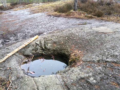 Tiedätkö keväisin pulppuavan kalliolähteen ja muut Kullaanvuoren  kummajaiset? - Elämänmeno - Rannikkoseutu