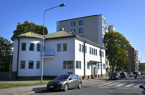 Rauman seurakunta on tuonut myyntiareenalle Kalliokamarina tunnetun pienkerrostalon vuodelta 1944. Kohde sijaitsee Rauman ydinkeskustassa Kalliokadulla. 