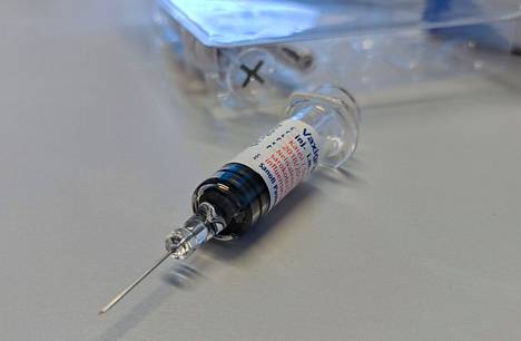 Kansallisessa rokotusohjelmassa mukana oleva Vaxigriptetra-influenssarokote kuvattiin lokakuussa 2018.