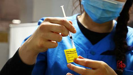 Tällä hetkellä Tays-sairaalaan joutuvista koronapotilaista noin kolmasosa on täysin rokottamattomia, ja lähes kaikilla muilla on vähemmän rokotuksia kuin THL jo nyt suosittelee.