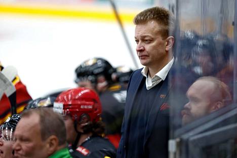 Kooveen päävalmentaja Miikka Kuusela pettyi joukkueensa jäähymäärään.