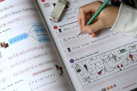 Opetusministeriö reagoisi oppimistulosten laskuun lisäämällä oppituntien määrää peruskoulussa.