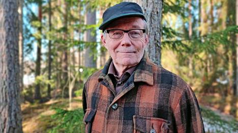Tuomo Riihonen on hoitanut sukutilansa metsiä Haapamäen Riihossa koko ikänsä. Aikoinaan agronomiksi Helsingin yliopistosta valmistunut Riihonen oli kiinnostunut tutkijan urasta, mutta työskentely omalla tilalla vei voiton.