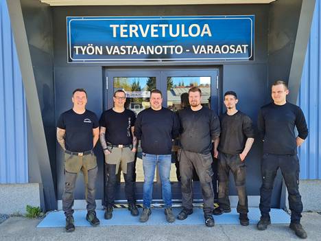 Vammalan Autosähkön tiimi: toimitusjohtaja Jussi Tuominen (vasemmalla), Mika Ojala, Matti Kuukka, Lauri Penttilä, Santeri Salmi ja Janne Mäki-Laurila.