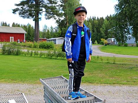 Eino Kastari kertoo, että ei ole jännittänyt koulun alkua.