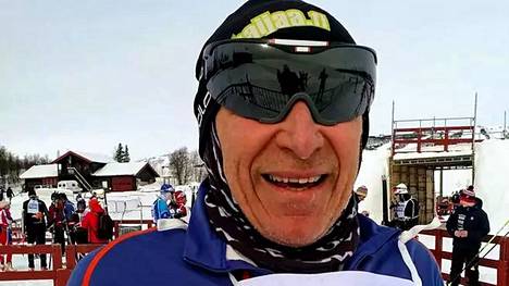 Harri Mäkelä saavutti veteraanien SM-kisoissa kaksi Suomen mestaruutta. Tämä kuva on MM-hiihdoista Norjasta vuonna 2019.