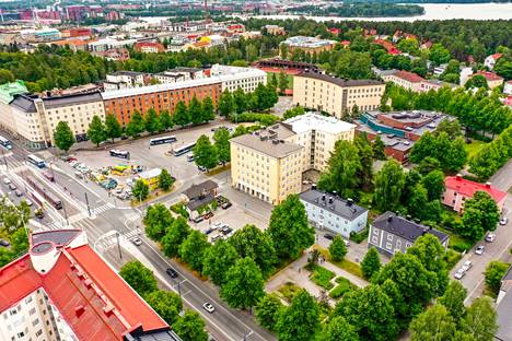 Neljä Tampereen yhdyskuntalautakunnan jäsentä vaatii, että Heinäpuisto tulee suojella ja Heinätoria kehittää monipuolisesti kaikille kaupunkilaisille.