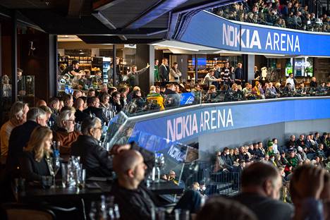Tampereen Nokia-areena pääsi tositoimiin 3. ja 4. päivä joulukuuta Ilveksen ja Tapparan peräkkäisissä paikalliskohtaamisissa. Samalla yleisö pääsi tutustumaan uuden areenan ruoka- ja juomatarjontaan. Areenan ravintolataso oli suosittu Ilveksen kotiottelun aikana.