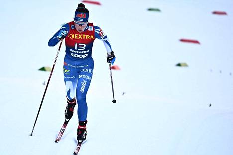 Krista Pärmäkoski oli yhdeksäs lauantaina maailmancupissa. Kuva Val di Fiemmestä Tour de Skiltä.