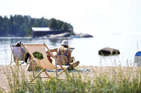 Lämpötilat ovat nousseet Euroopassa keskimäärin puoli astetta joka vuosikymmen vuodesta 1991. Kuva on otettu Lauttasaaren uimarannalla Helsingissä 21. heinäkuuta 2022.