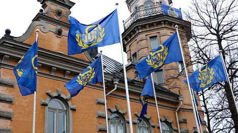 Toukokuussa 2021 Rauma liputti Lukolle ja kiekkomestaruudelle. Vastedes liputetaan vain Suomen lipulla virallisina liputuspäivinä ja kaupungin Rauma-lipulla vähemmistöille.