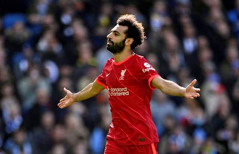 Liverpoolin tähtipelaaja Mohamed Salah jatkaa seurassa. Kuva maaliskuulta 2022.