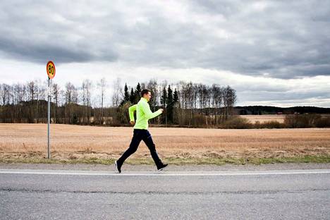 Huippukävelijä Aleksi Ojala treenaa nyt kotikulmillaan Urjalassa - Urheilu  - Aamulehti