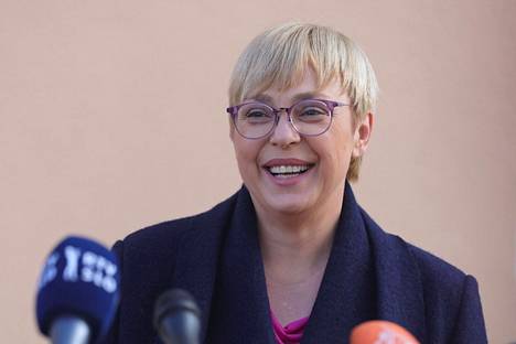 Slovenian ensimmäinen naispresidentti, asianajaja Natasa Pirc Musar, 54, on hoitanut muun muassa Melania Trumpin asioita.