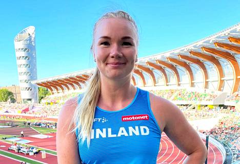 Kisailijoiden Salla Sipponen hallitsi naisten kiekonheittoa Suomi-Ruotsi-maaottelussa. Kuva yleisurheilun MM-kisoista Eugenesta USA:sta.