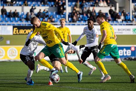 Uudella liigakaudella Valkeakosken FC Haka ja Tampereen Ilves kohtaavat ensimmäisessä paikallispelissä keskiviikkona 7. kesäkuuta Tehtaan kentällä. Kuva viime keväältä. 