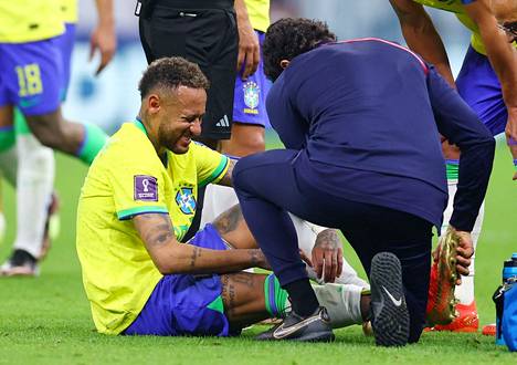 Neymar oli tuskissaan MM-avauksessa Serbiaa vastaan saatuaan useita kolhuja serbialaisilta.