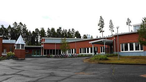 Kuoreveden koulu on yksi Jämsän kouluista, joista työtön tai eläkeläinen voi ostaa ylijäämäruokaa.