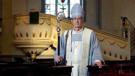 Piispa Matti Salomäki.