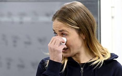 Petäjä-Sirén liikuttui kyyneliin maanantaina tiedotustilaisuudessaan, kun hän kertoi lopettavansa urheilu-uransa.