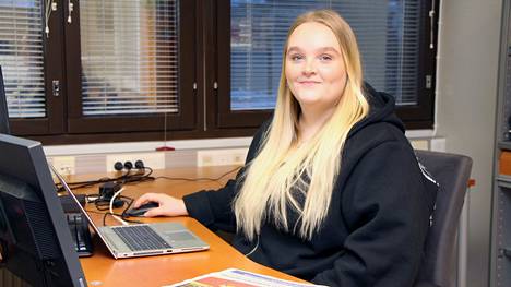 Elina Luomanperä aloitti maanantaina KMV-lehdessä harjoittelijana.