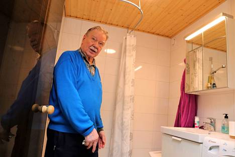 Teuvo Pölläsen kylpyhuone revitään taloyhtiön remontissa, vaikka se on uusittu vuonna 2015. Hyvitystä ei ole luvassa.