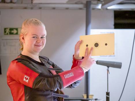 Liikkuvan maalin ammunta on tarkka laji. Ida Heikkilä nappasi MM-kisoista kaksi hopeaa.