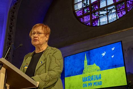 Myös presidentti Tarja Halonen osallistui Tuomiokirkossa Ukraina on My Mind -konserttiin.