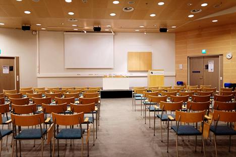 Pirkanmaan aluevaltuuston ensimmäinen kokous pidetään Tampereen messu- ja urheilukeskuksen Tähtien salissa 8. maaliskuuta. Sali kuvattiin 20. joulukuuta 2021.