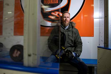 44-vuotias lentopalloilija Mikko Esko kertoi, että hänen uransa jatkuu tämänkin kauden jälkeen.