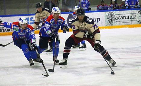 TPS:n vapauttama Jonne Virtanen esiintyi TuTon pelipaidassa torstai-iltana ensimmäistä kertaa tällä kaudella Keuruun jäähallissa.