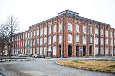 Kirjoittajien mielestä Porin yliopistokeskuksen miljöökin on yksi yliopistokeskuksen valteista.