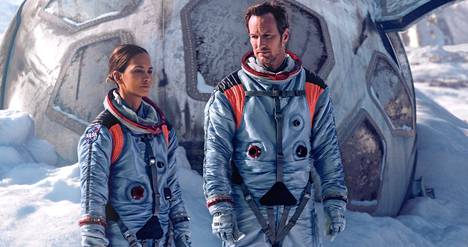 Halle Berry ja Patrick Wilson joutuvat maailmanpelastushommiin elokuvassa Moonfall.