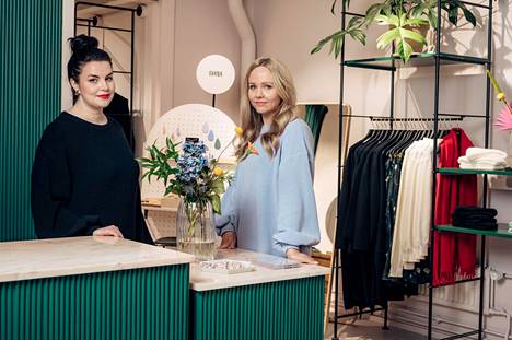 Mira Vanttaja ja Hanna Virkamäki perustivat vaatemerkki Uhanan yhdeksän vuotta sitten. Sittemmin alalle on noussut paljon uusia suomalaisen designin tekijöitä.